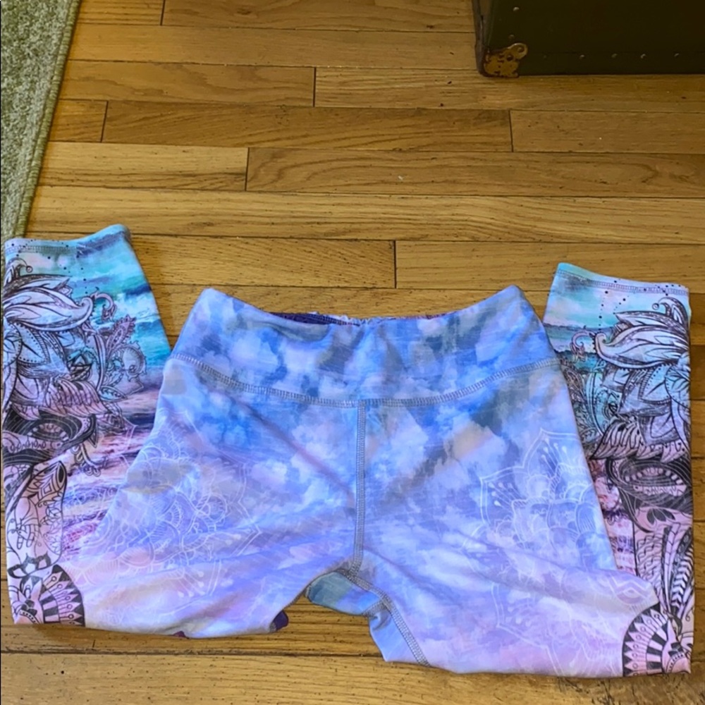 Evolution & Creation Cropped Leggings